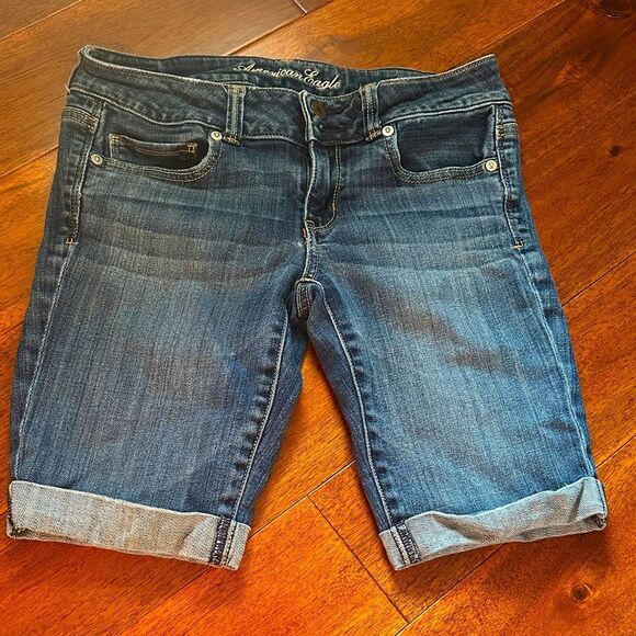 American Eagle Stretch Denim Shorts Size 4 - Picture 1 of 5